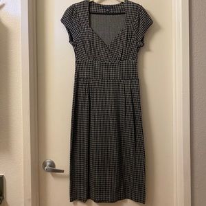 Houndstooth stretchy dress